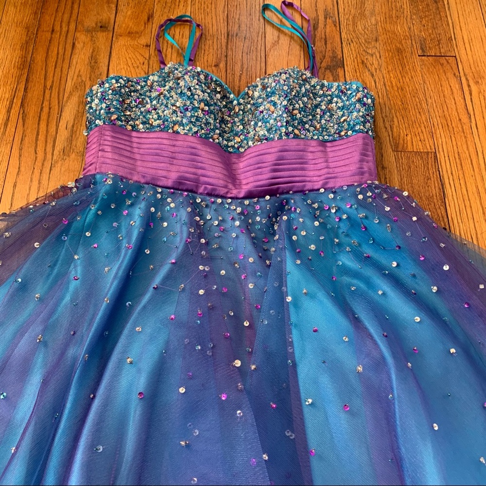 Sequence Mini Prom Dress - Picture 4 of 8